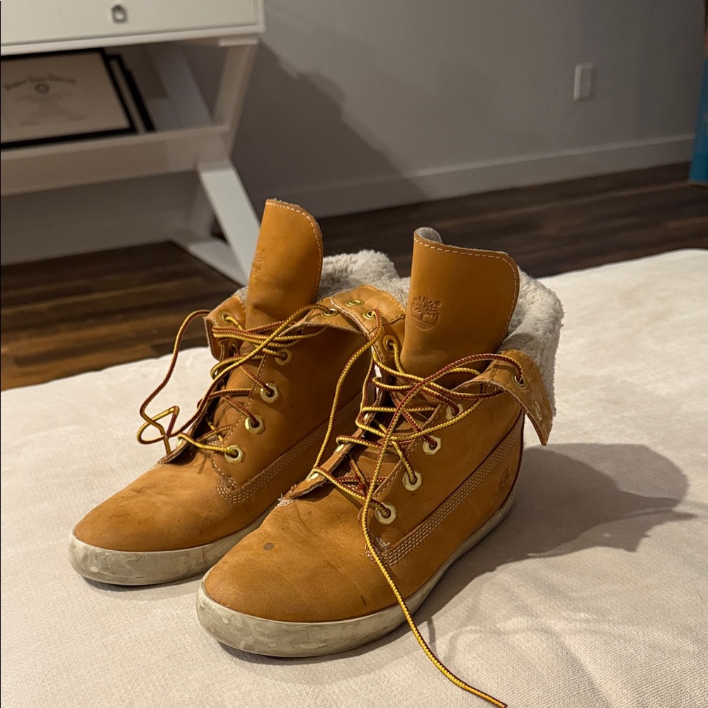 Timberland Tan Boots with Fur Lining